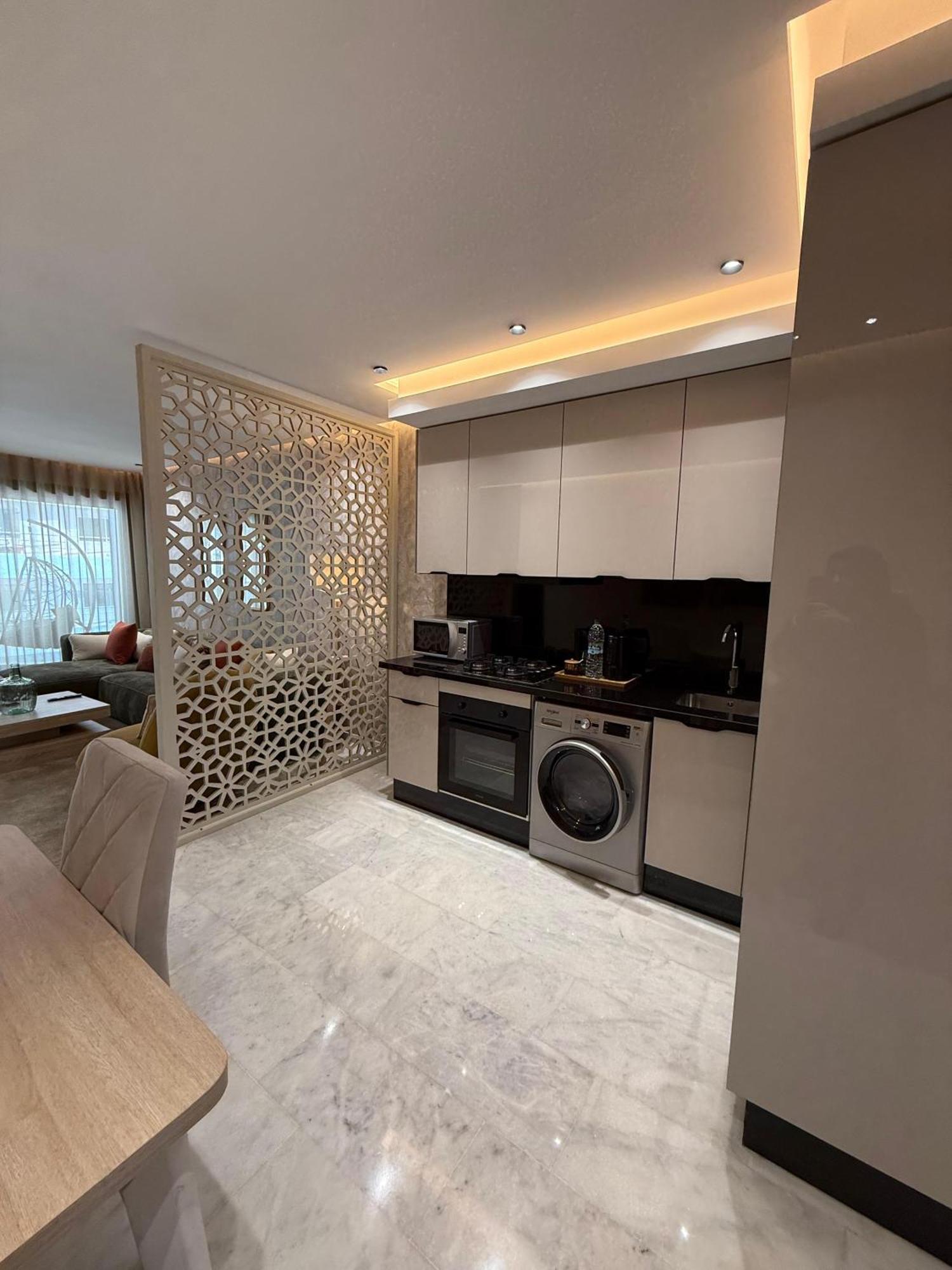 Beautiful New With A Seaview 8